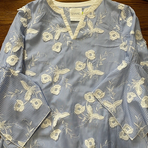 LYSSE Tunic-super sleeves - Picture 7 of 10